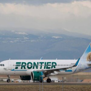 frontier-airlines-buying-spirit-in-$3b-low-cost-carrier-deal