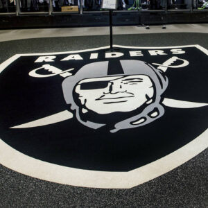 raiders-sign-free-agent-offensive-lineman