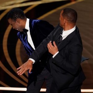 will-smith-apologizes-to-chris-rock:-‘i-was-out-of-line-and-i-was-wrong’