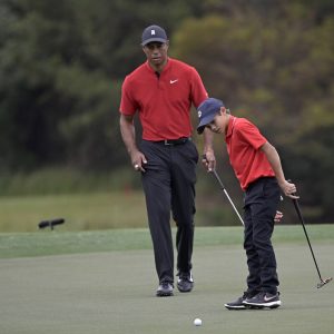 tiger-woods-still-in-masters-field,-but-long-shot-at-sportsbooks