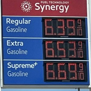 california’s-highest-in-nation-gas-prices-dip-slightly