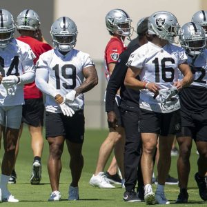 raiders-mailbag:-fans-have-questions-about-roster,-free-agents