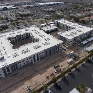 las-vegas-apartment-complex-destroyed-in-fire-last-year-set-to-open