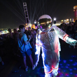 elevated-winds-unlikely-to-slow-final-night-of-las-vegas-festival