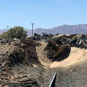 tracks-reopen-after-train-derails-in-desert-near-las-vegas