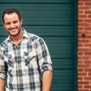 country-star-easton-corbin-to-kick-it-up-at-encore-beach-club