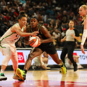 guards-take-center-stage-for-aces-in-rout-of-lynx