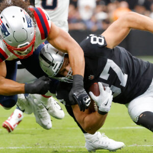 raiders-report:-rookie-has-breakout-game-in-win-over-patriots